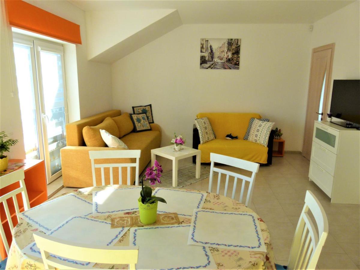Geltoni Apartamentai Palanga Exteriör bild