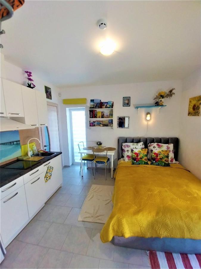 Geltoni Apartamentai Palanga Exteriör bild
